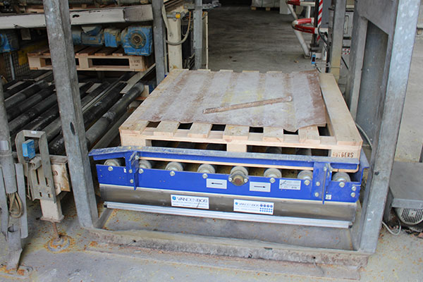 Heftafel TL3000 met rollenbaan 2